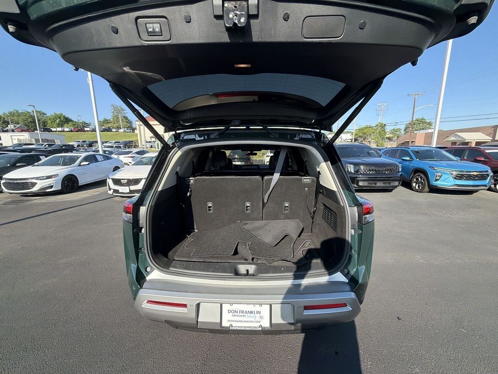 2024 Nissan Pathfinder SL
