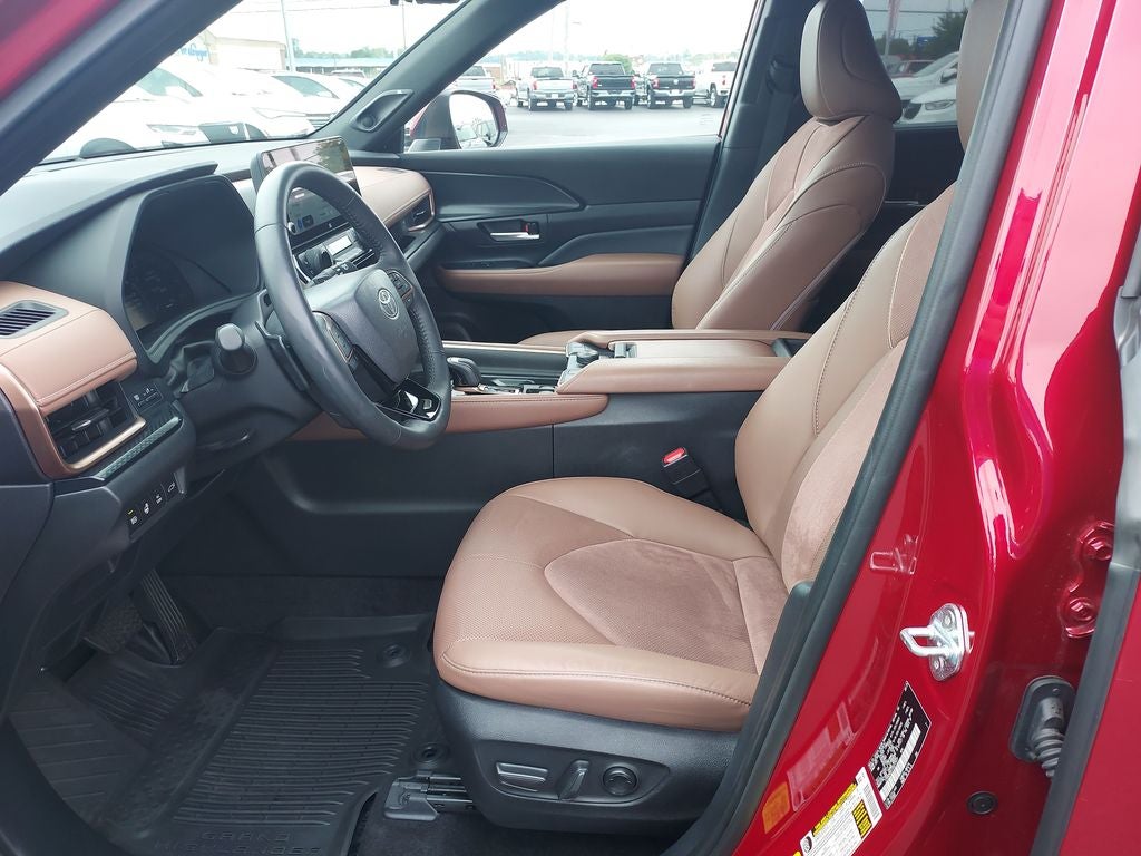 2025 Toyota Grand Highlander Hybrid MAX Platinum