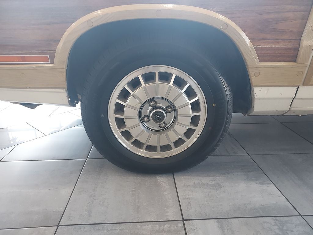 1983 Chrysler LeBaron Base