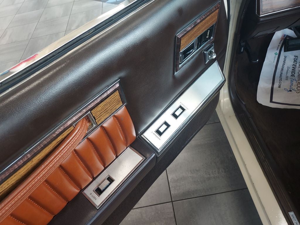 1983 Chrysler LeBaron Base