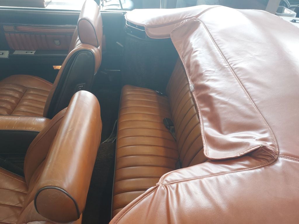 1983 Chrysler LeBaron Base