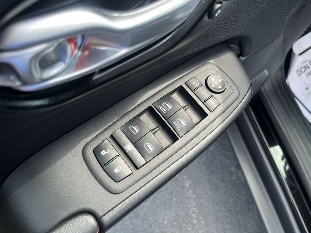 2023 Jeep Cherokee Trailhawk