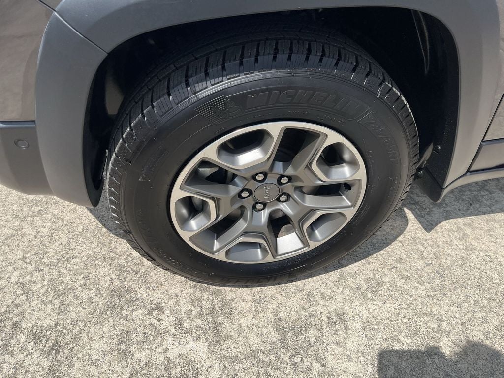 2023 Jeep Cherokee Trailhawk