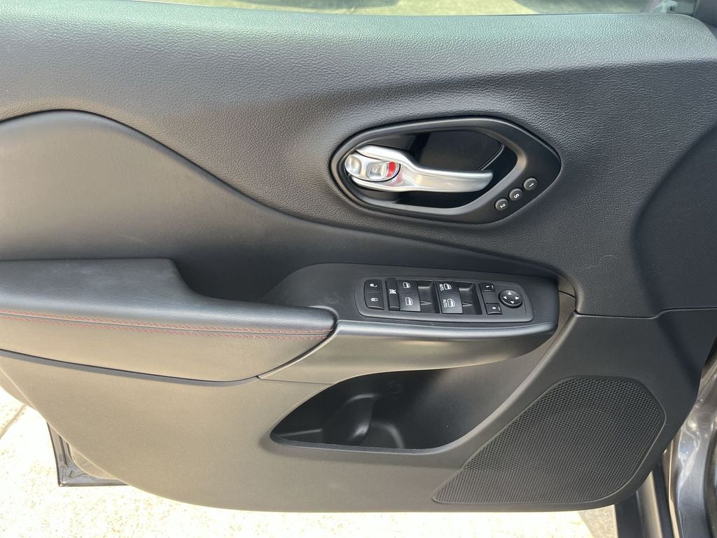 2023 Jeep Cherokee Trailhawk