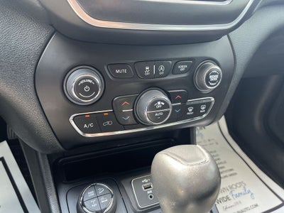 2023 Jeep Cherokee Trailhawk