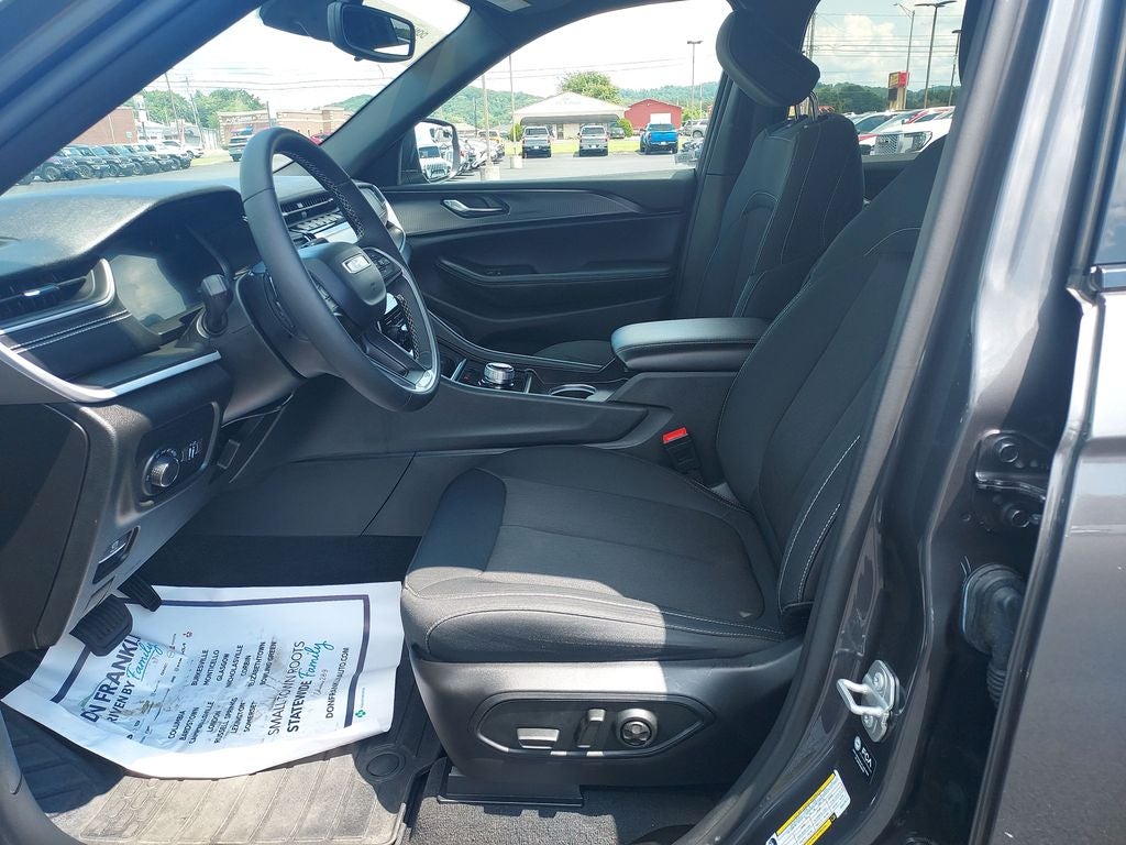 2024 Jeep Grand Cherokee L Laredo