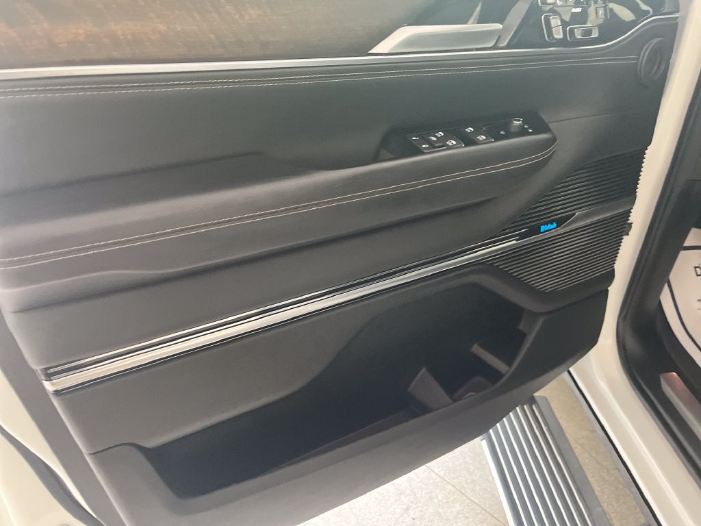 2024 Jeep Grand Wagoneer L Base