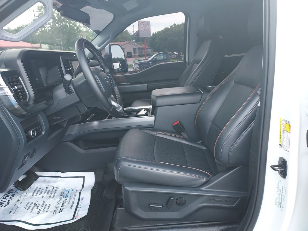 2025 Ford F-350SD Lariat DRW
