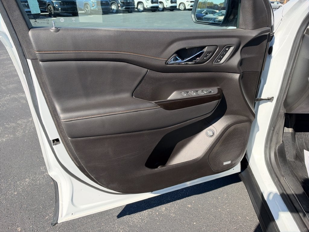 2022 GMC Acadia AT4