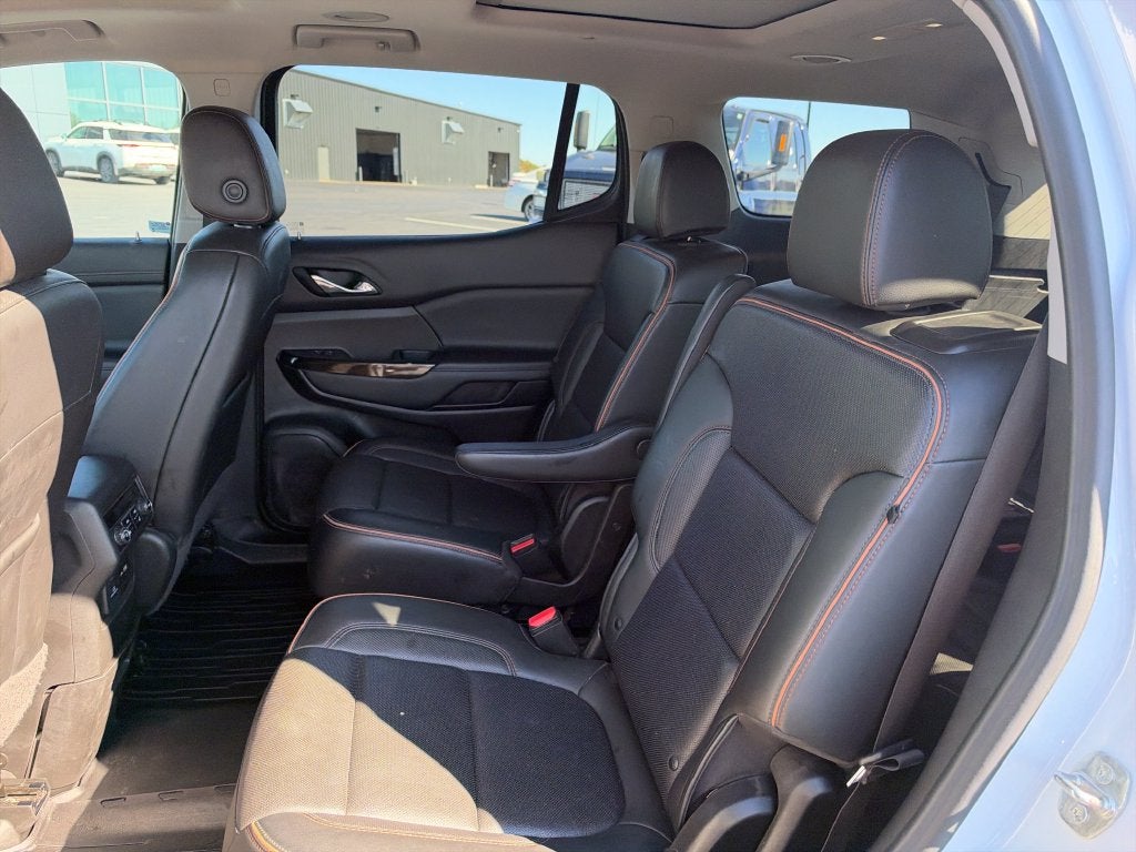 2022 GMC Acadia AT4