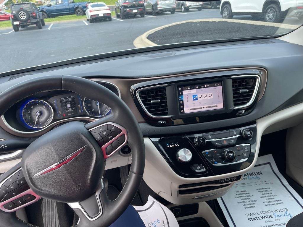 2023 Chrysler Voyager LX
