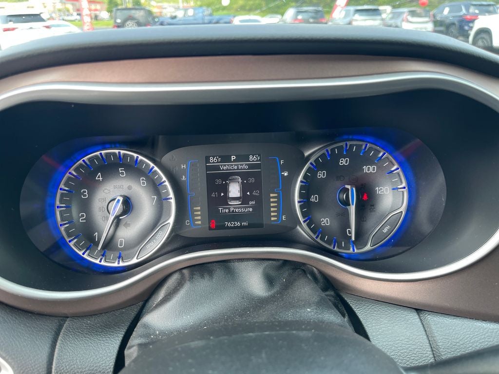 2023 Chrysler Voyager LX