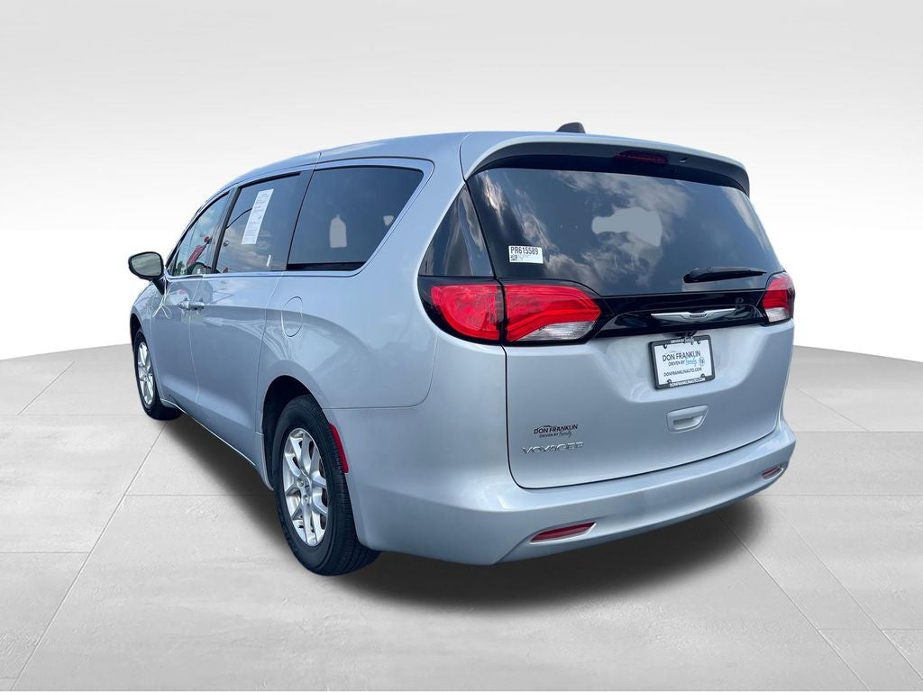 2023 Chrysler Voyager LX