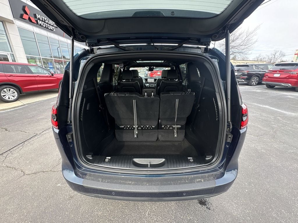 2025 Chrysler Pacifica Limited