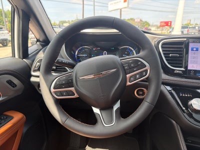 2026 Chrysler Pacifica Hybrid Pinnacle