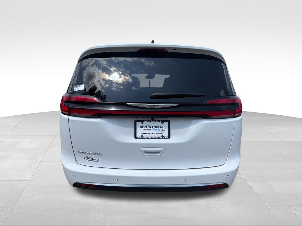 2026 Chrysler Pacifica Hybrid Pinnacle