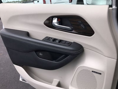 2022 Chrysler Pacifica Hybrid Limited