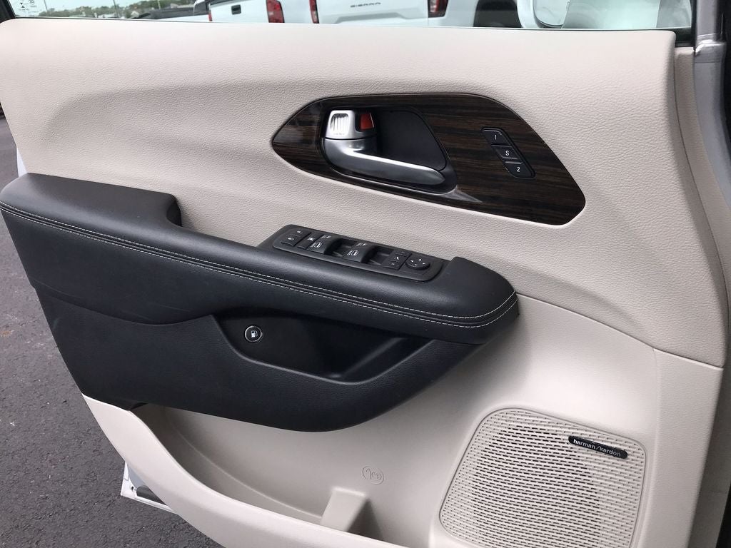 2022 Chrysler Pacifica Hybrid Limited