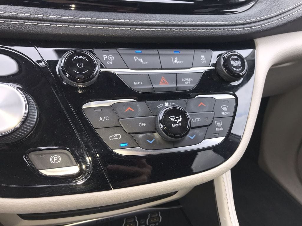 2022 Chrysler Pacifica Hybrid Limited