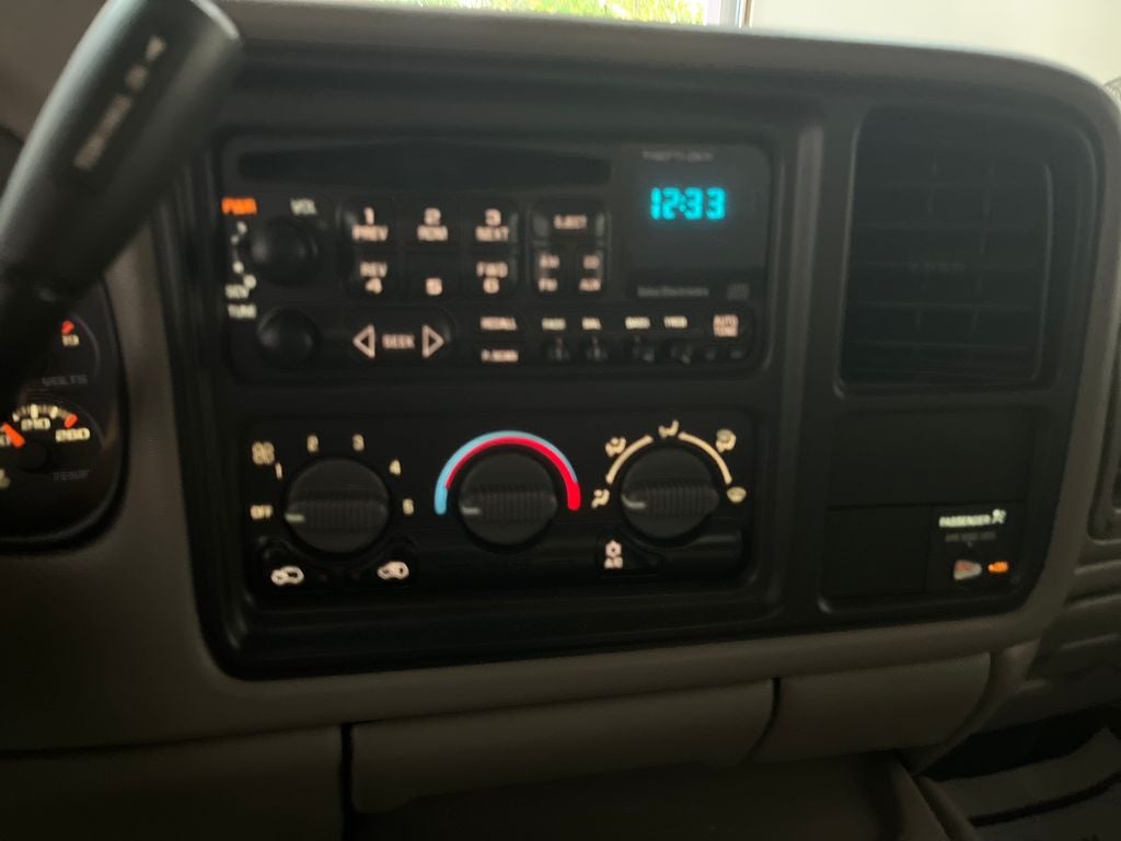 2000 Chevrolet Silverado 1500 LS