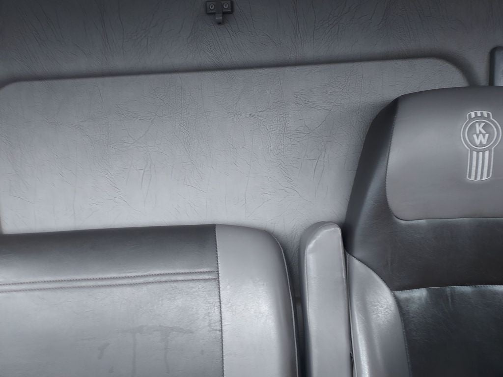 2020 Kenworth T270 Base