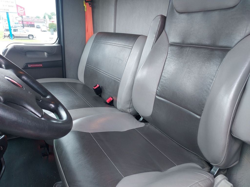 2020 Kenworth T270 Base