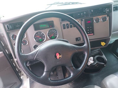 2020 Kenworth T270 Base