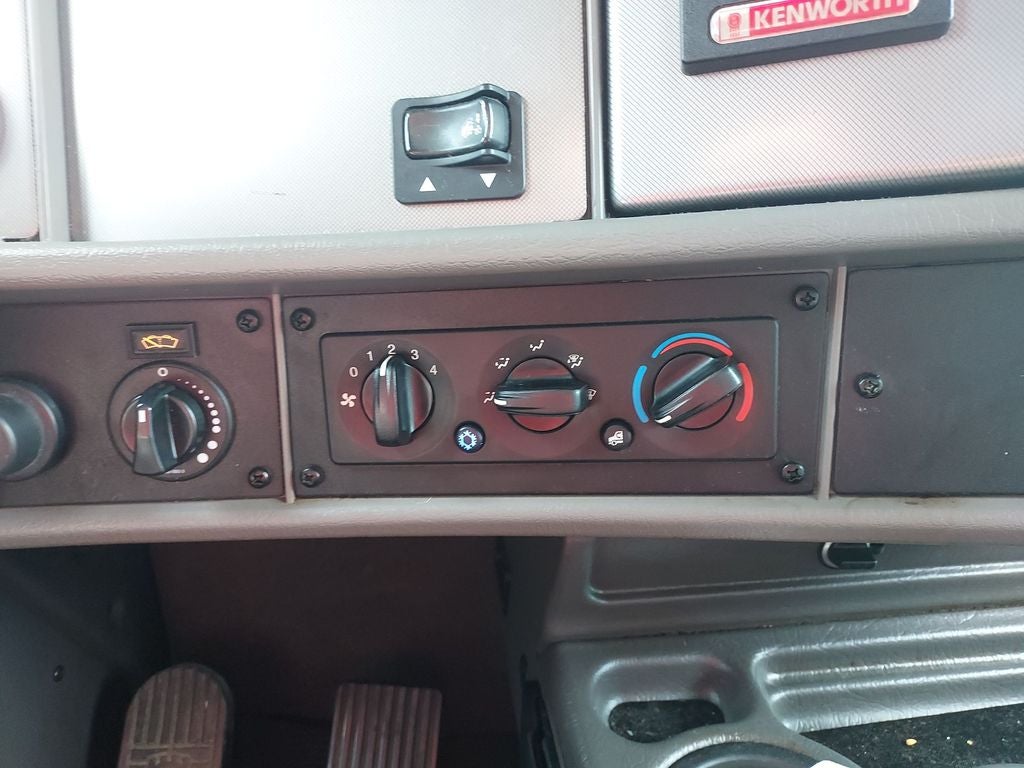 2020 Kenworth T270 Base