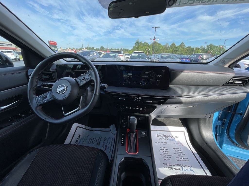 2025 Nissan Kicks SR