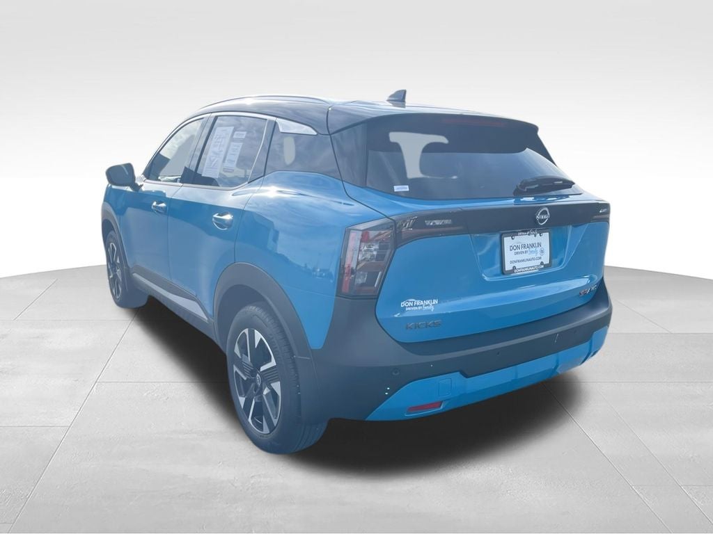 2025 Nissan Kicks SR