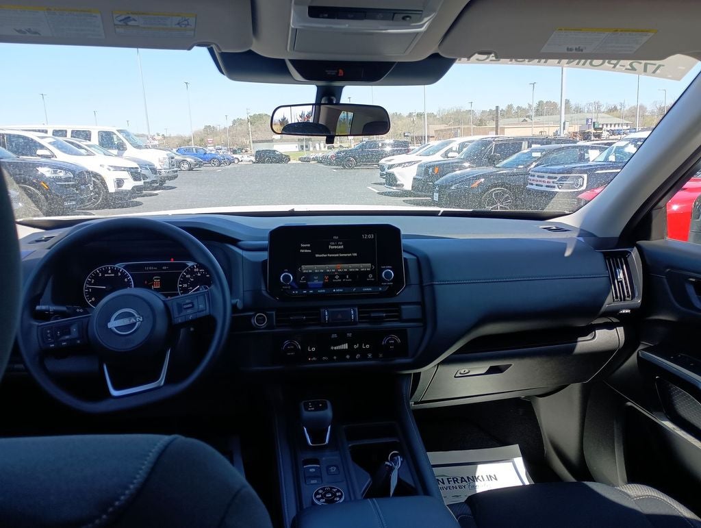 2024 Nissan Pathfinder S