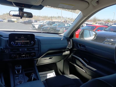 2024 Nissan Pathfinder S