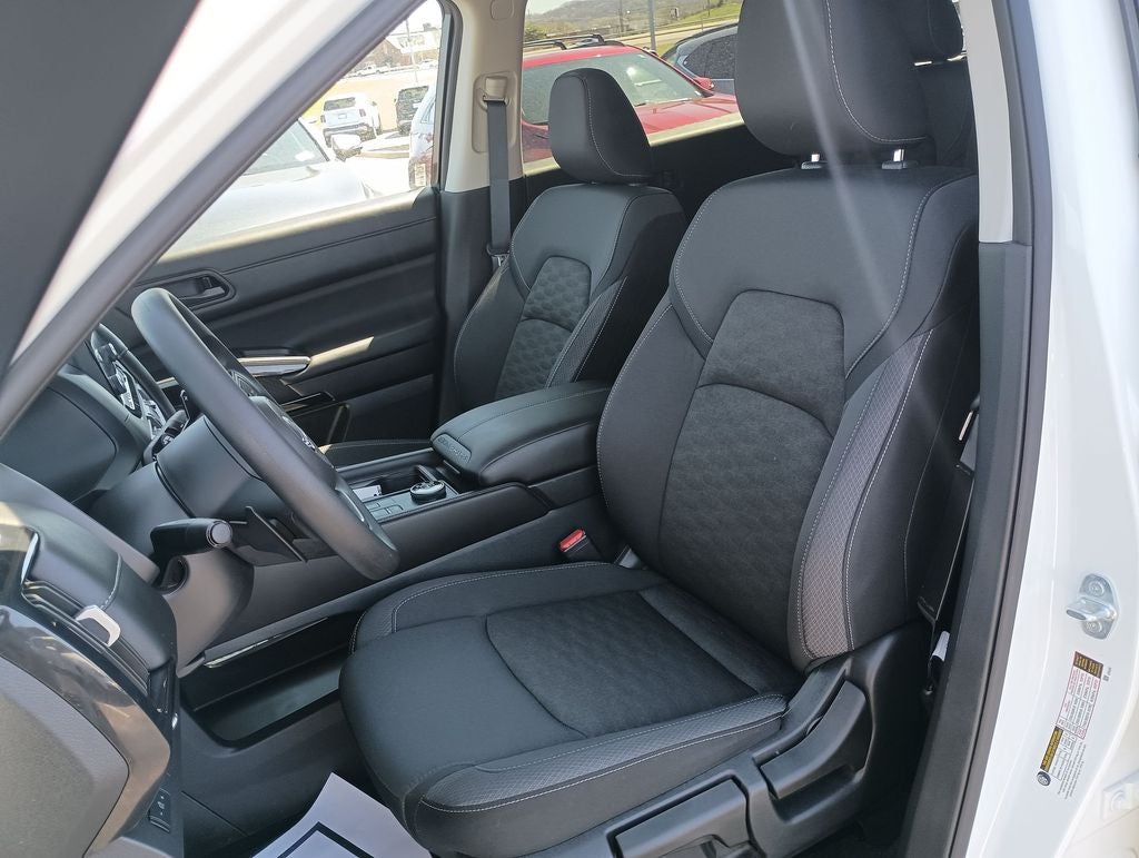 2024 Nissan Pathfinder S