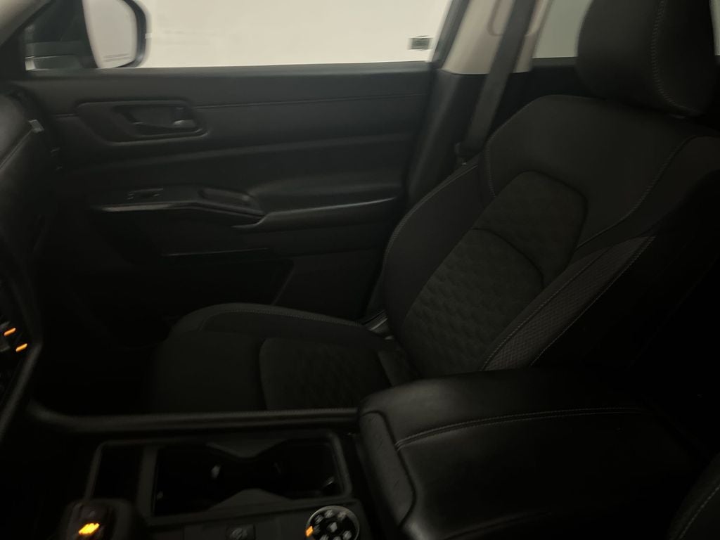 2024 Nissan Pathfinder S