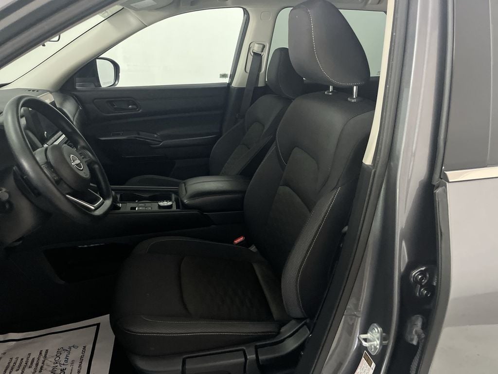 2024 Nissan Pathfinder S