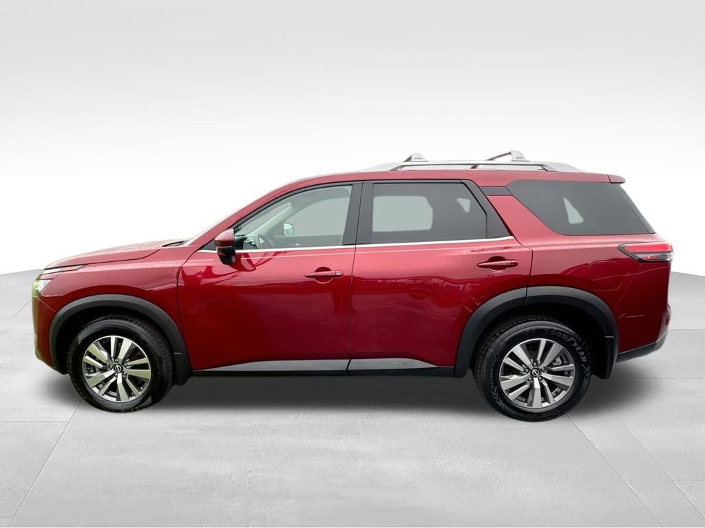 2022 Nissan Pathfinder SL