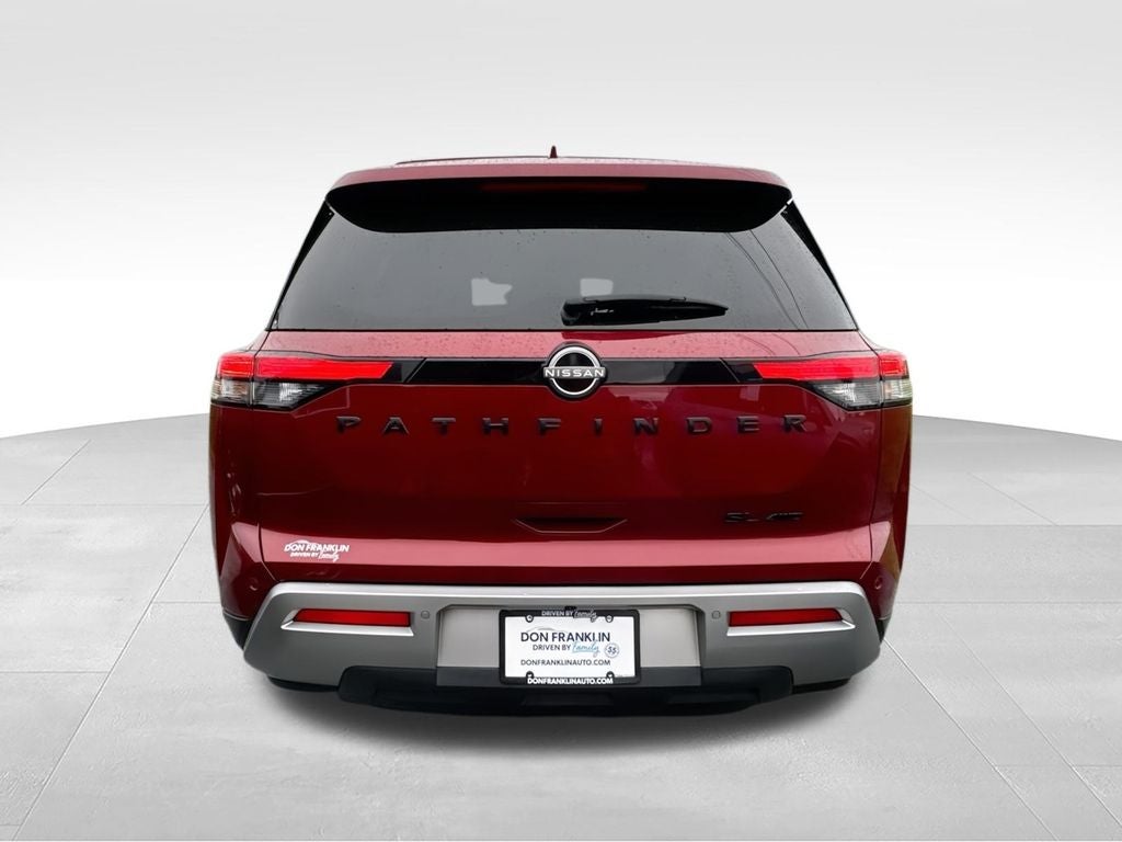 2022 Nissan Pathfinder SL