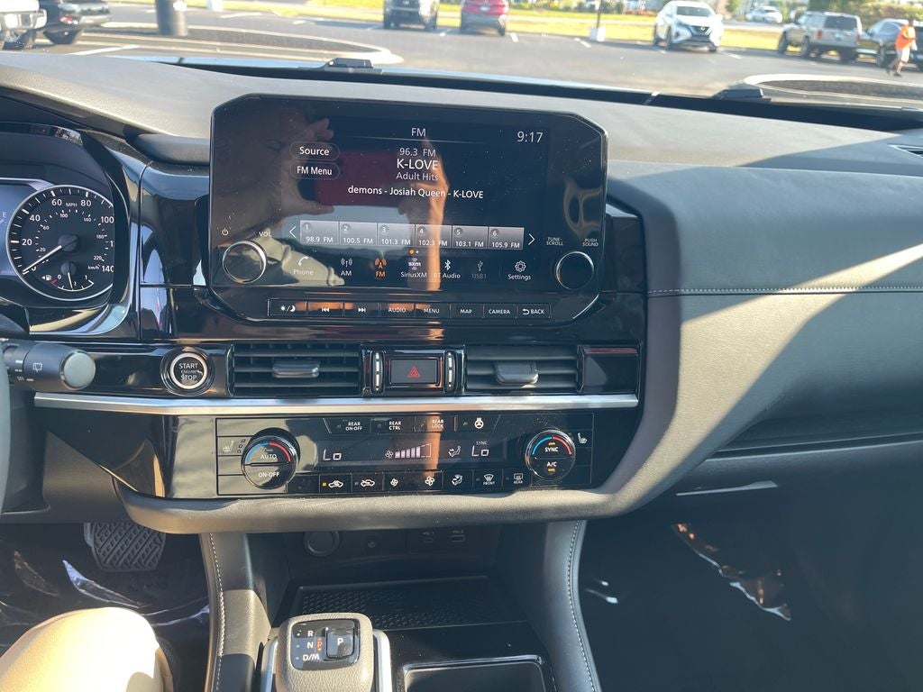 2024 Nissan Pathfinder SL