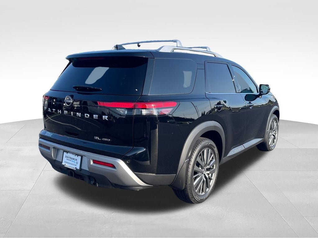 2024 Nissan Pathfinder SL