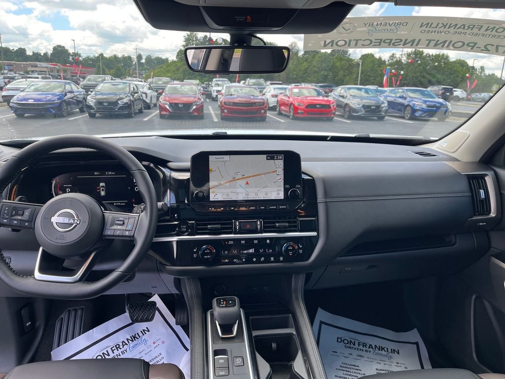 2025 Nissan Pathfinder Platinum