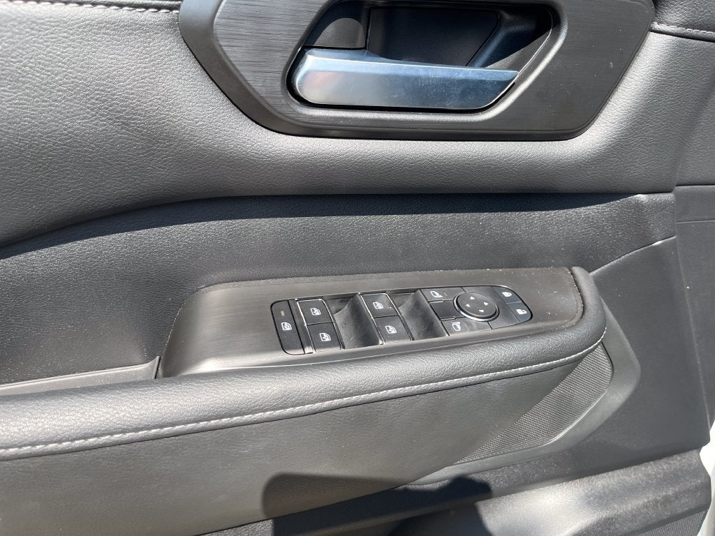 2025 Nissan Armada SV