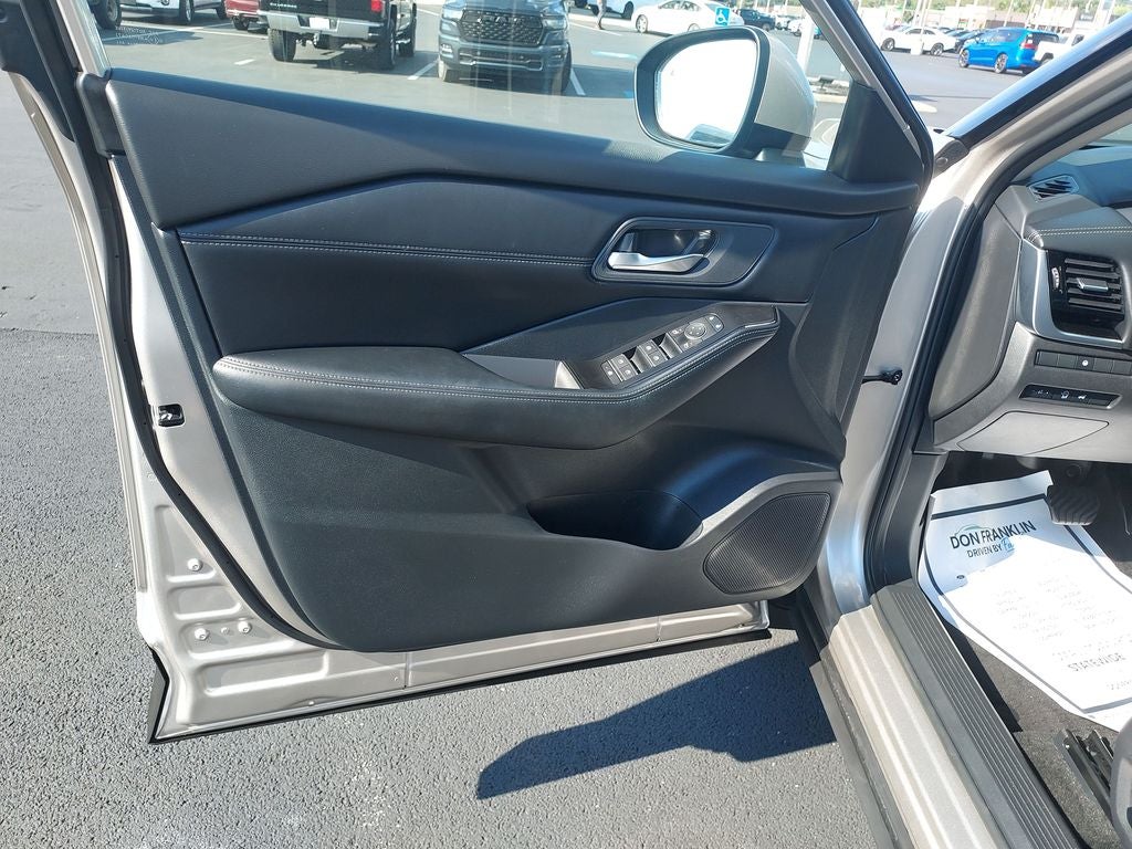 2025 Nissan Rogue SL
