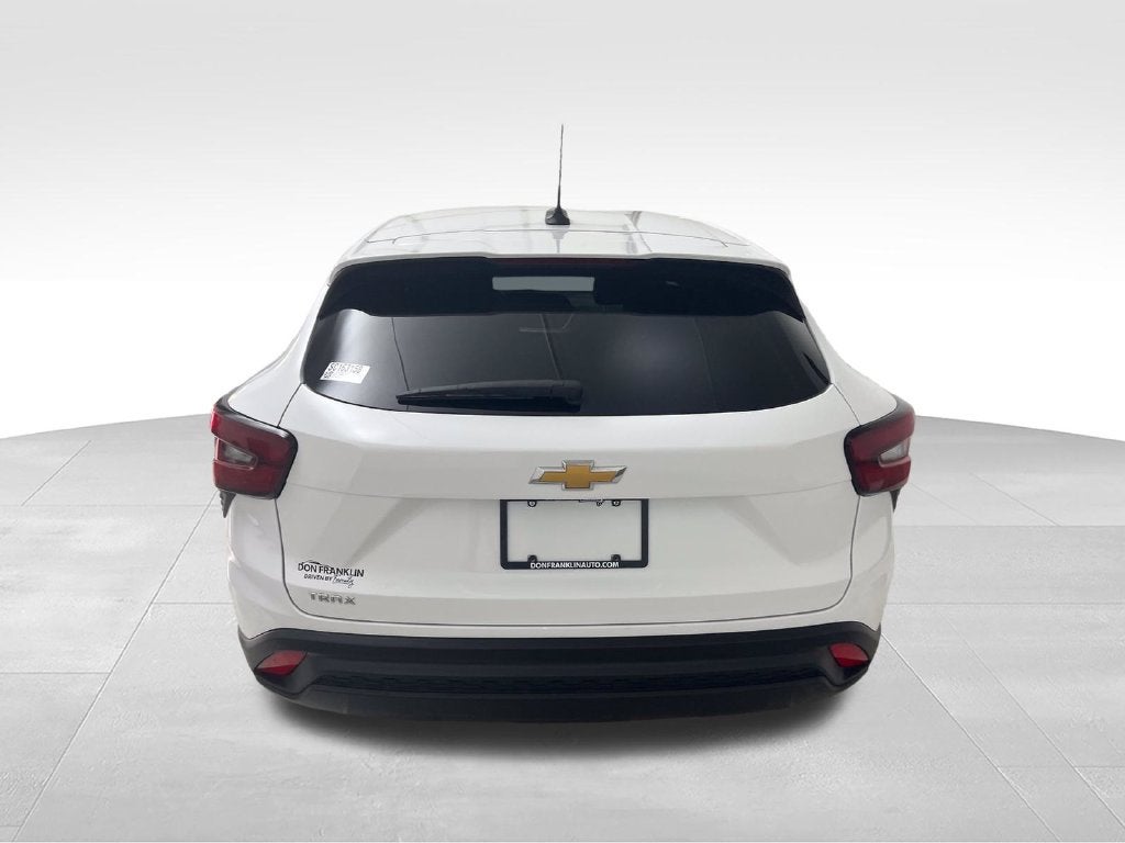 2025 Chevrolet Trax LS