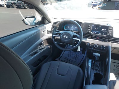 2025 Hyundai Elantra SE