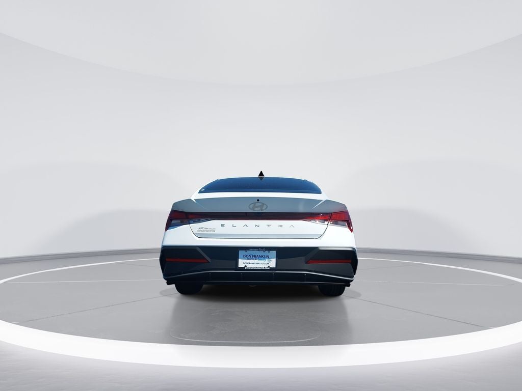 2025 Hyundai Elantra SE