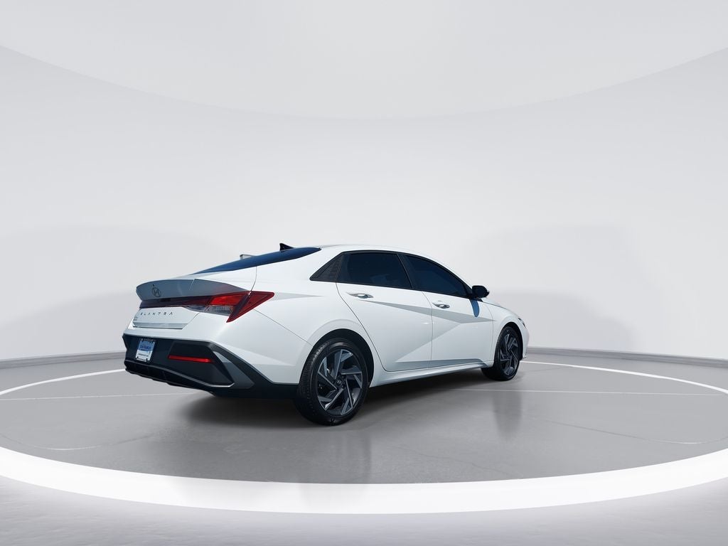 2025 Hyundai Elantra SE