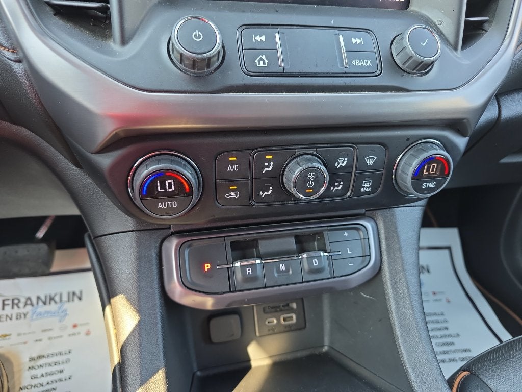 2022 GMC Acadia AT4