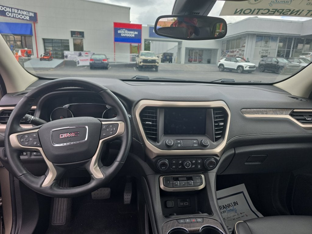 2023 GMC Acadia Denali