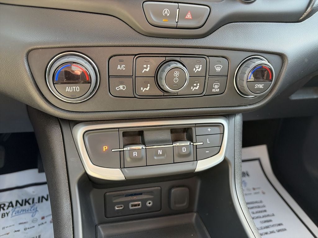 2024 GMC Terrain SLT