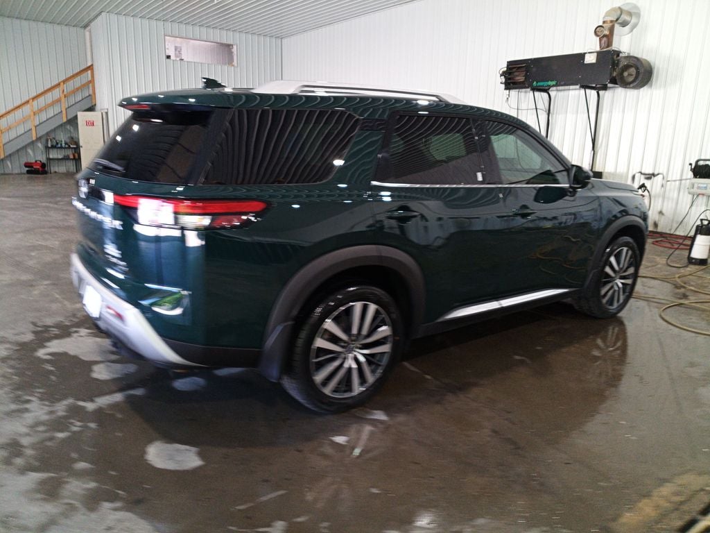 2022 Nissan Pathfinder Platinum